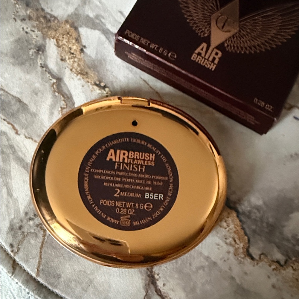 Charlotte Tilbury Airbrush Flawless Finish Powder - Picture 4 of 4